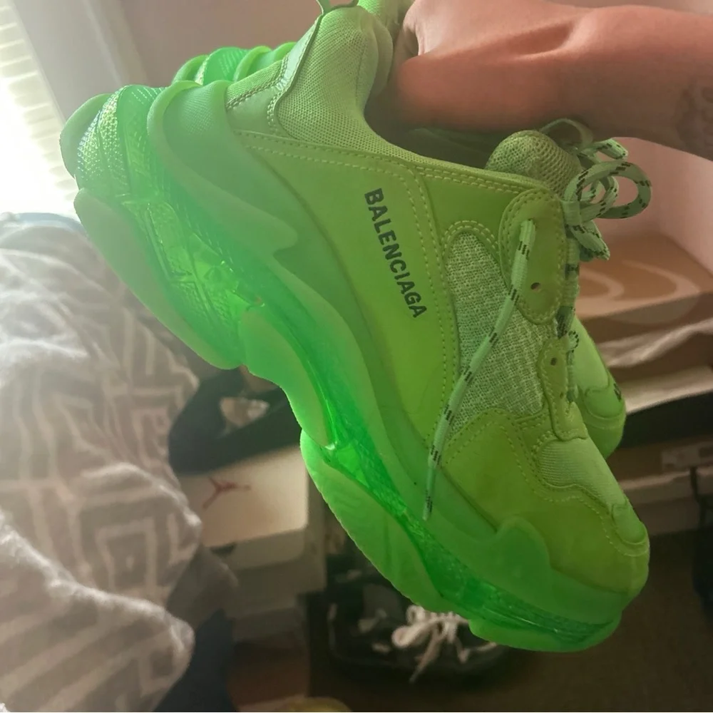 Balenciaga Tracks, slightly used, green. - Picture 9 of 10